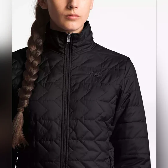 The North Face Quilted Jacket - Picture 2 of 8